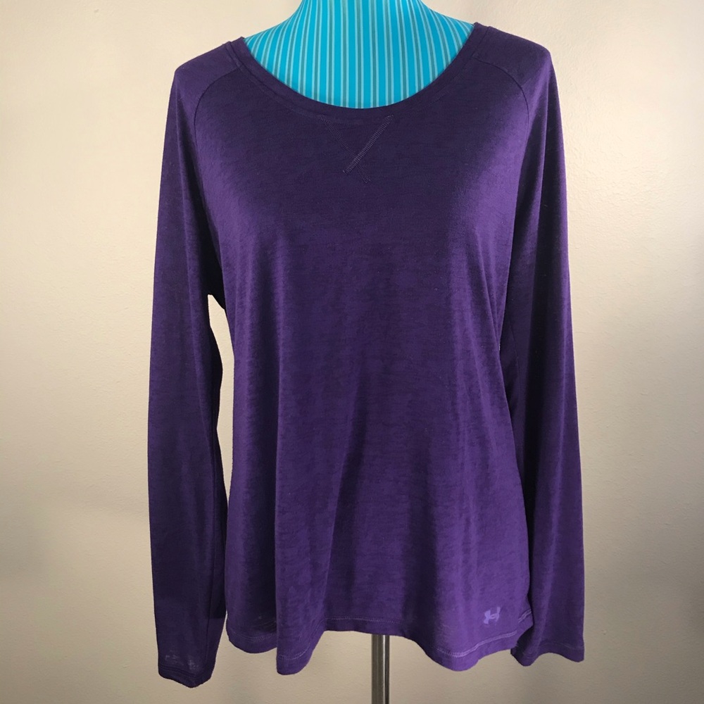 Under Armour all seasonal gear semi fitted xl top